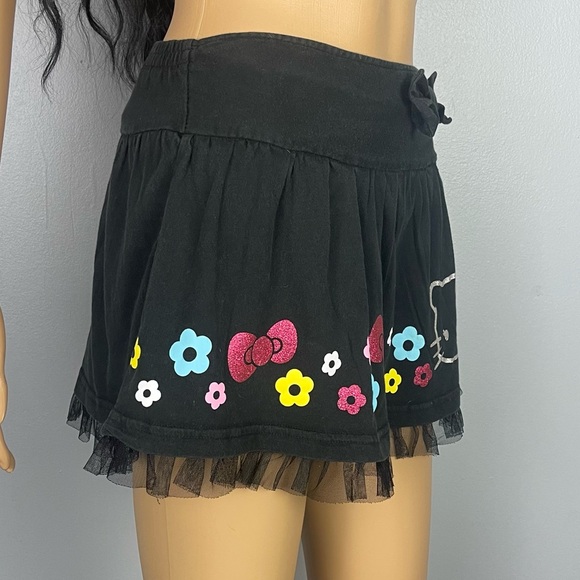 Hello Kitty Skirt - Picture 2 of 6